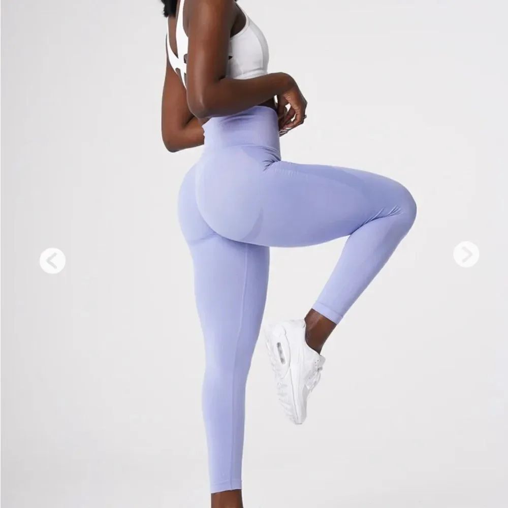 NVGTN NWT periwinkle Contour Leggings size M